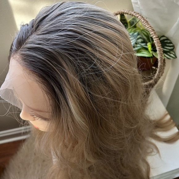 Nel’s Wigs “Honey” w/ EXPEDITED SHIPPING (1-3 day) shipping! See below for info - Picture 3 of 8